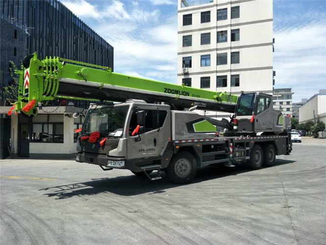 惠农区跨街广告牌的高空安装注意事项