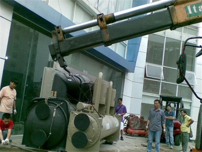 惠农区随车吊和汽车吊的核心区别是什么？哪种更省钱？