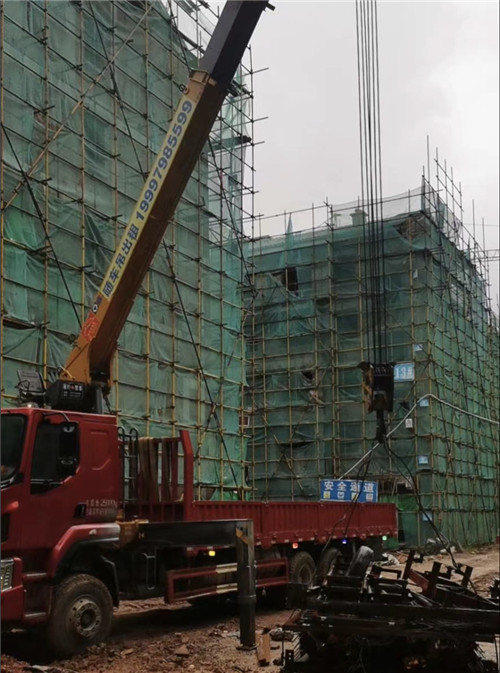 惠农区“慢工细活”—— 吊车的 “微动控制” 技术